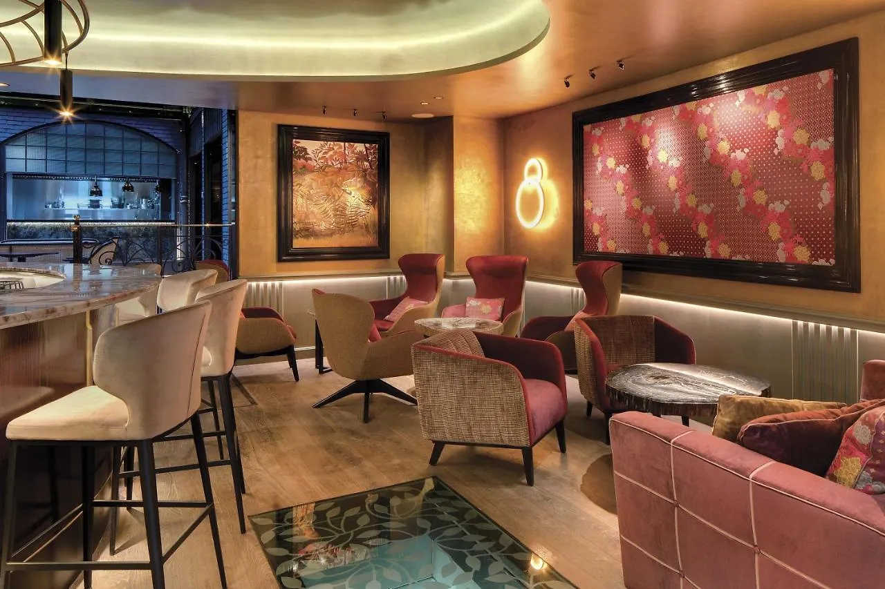 La Demeure Montaigne 5* Paříž