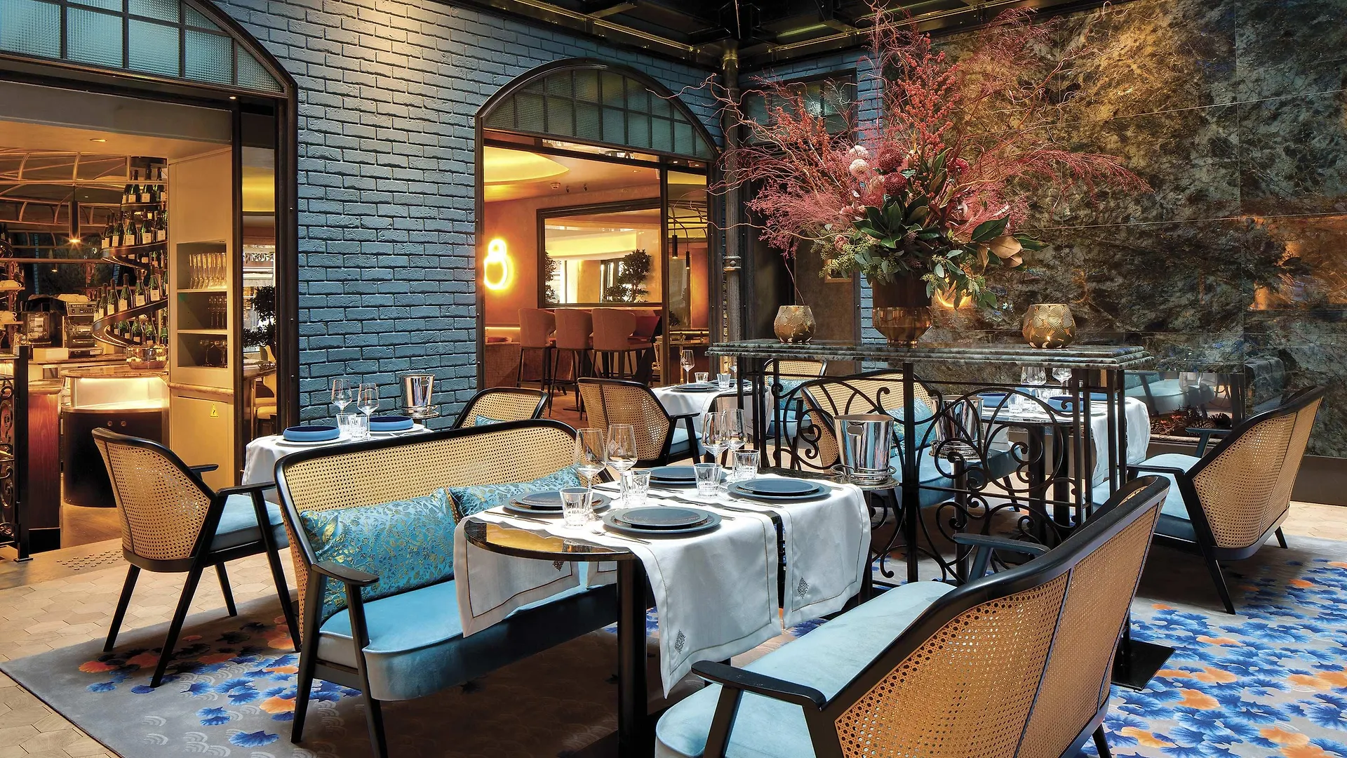Hotel La Demeure Montaigne 5*
