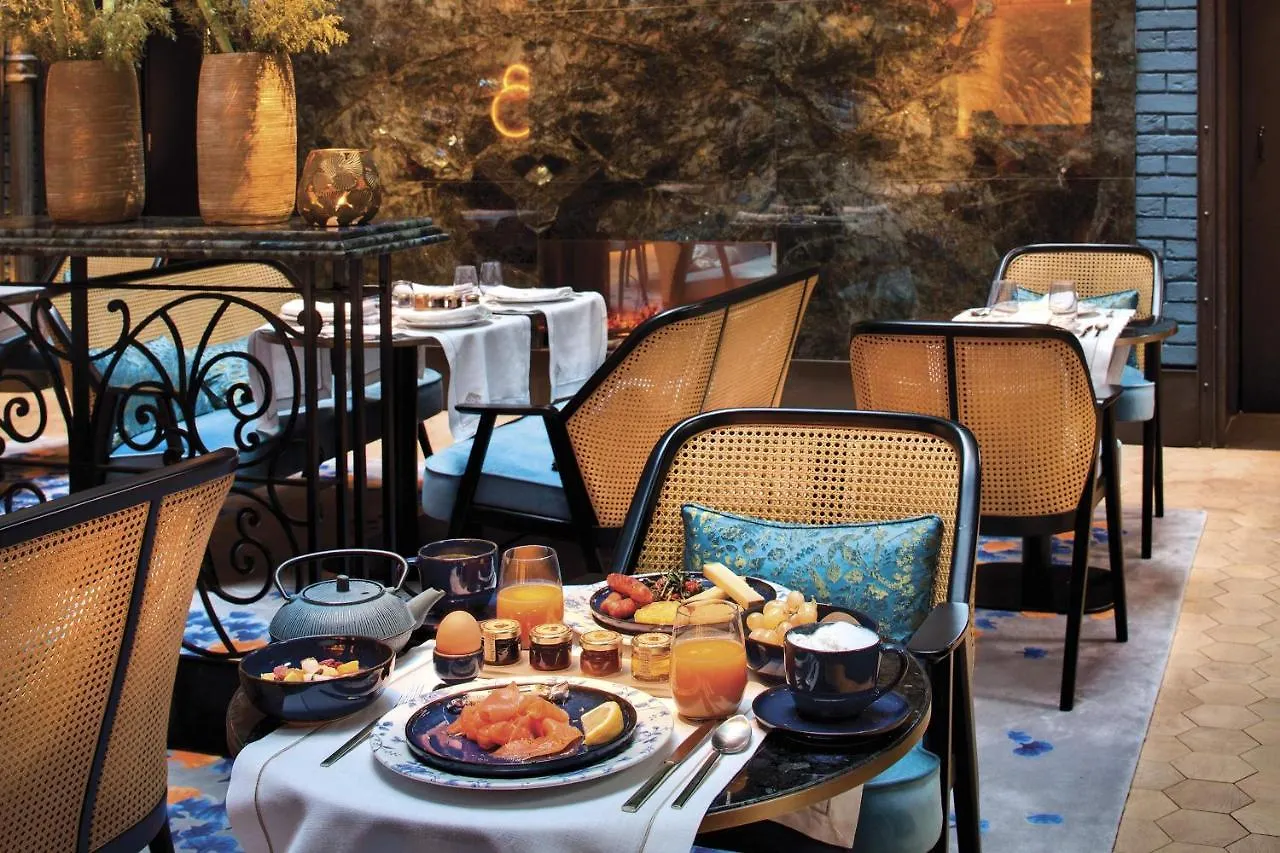 Hotel La Demeure Montaigne Paris