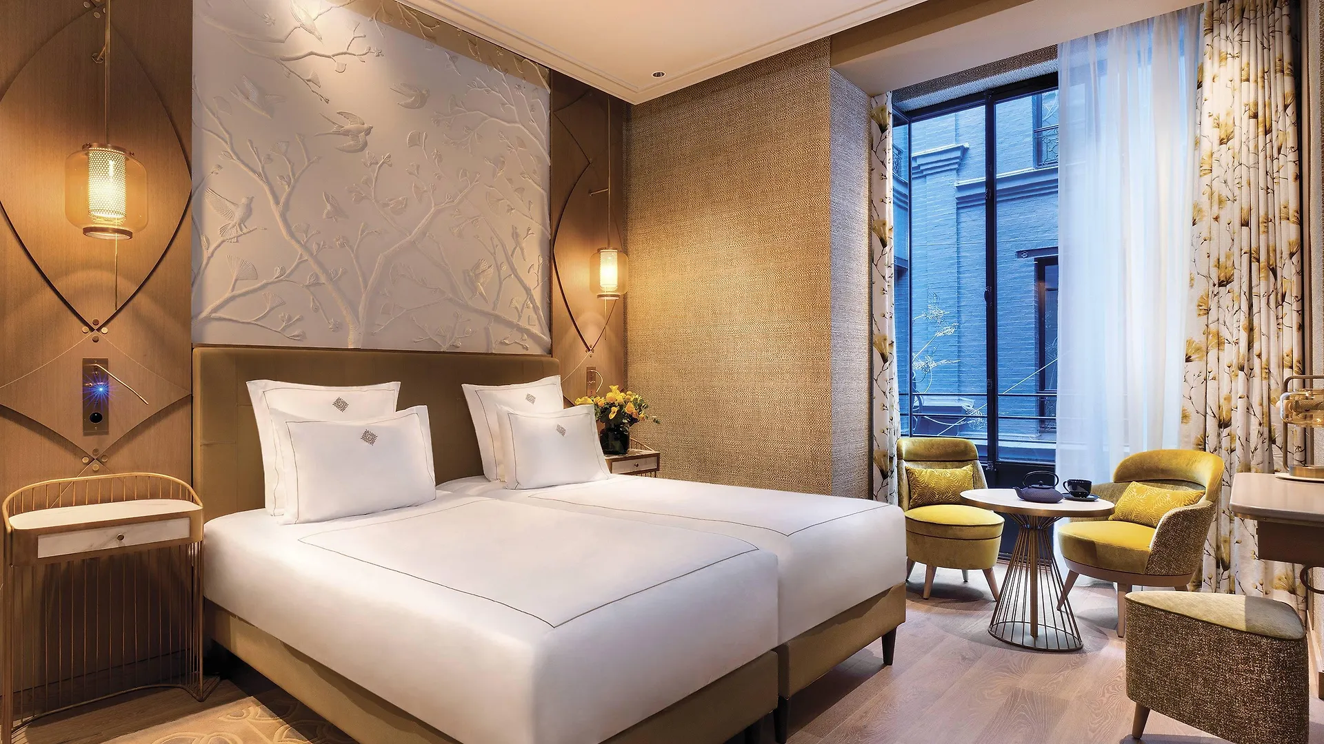 Hotel La Demeure Montaigne Paris