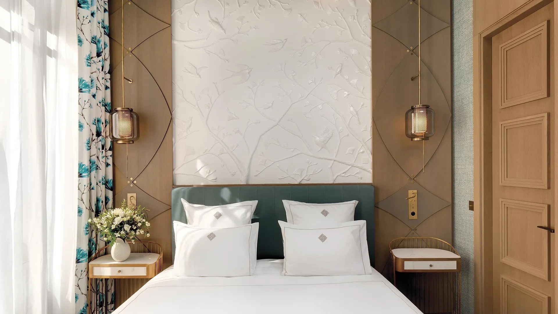 La Demeure Montaigne Hotel 5*