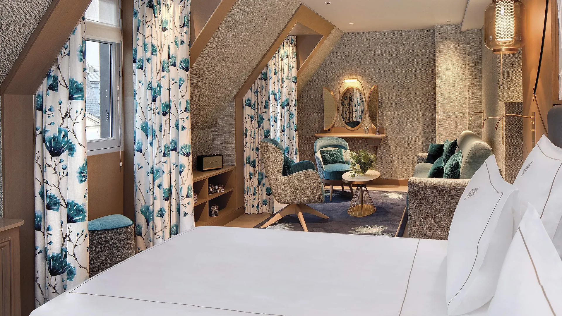 Hotel La Demeure Montaigne 5*