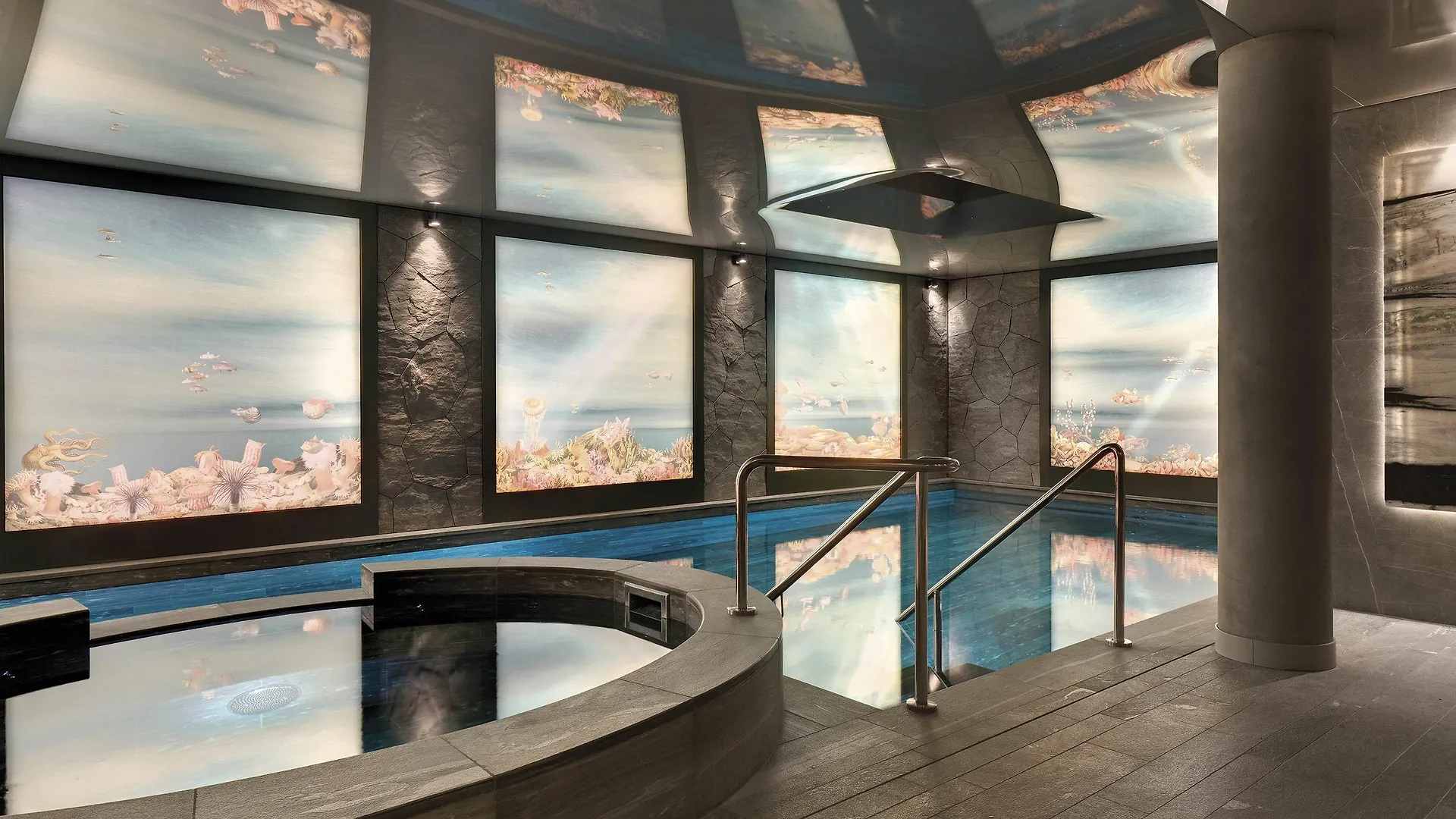 La Demeure Montaigne Hotel