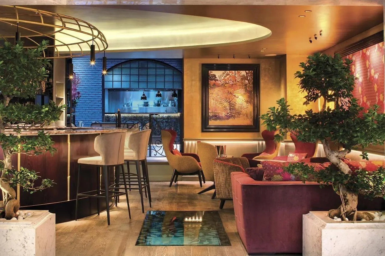 La Demeure Montaigne Paris